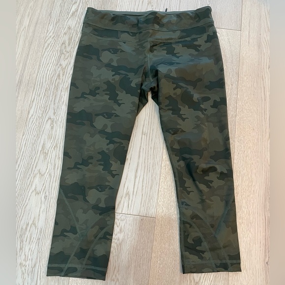 Lululemon Camo Print Capri Length Leggings - Picture 1 of 2
